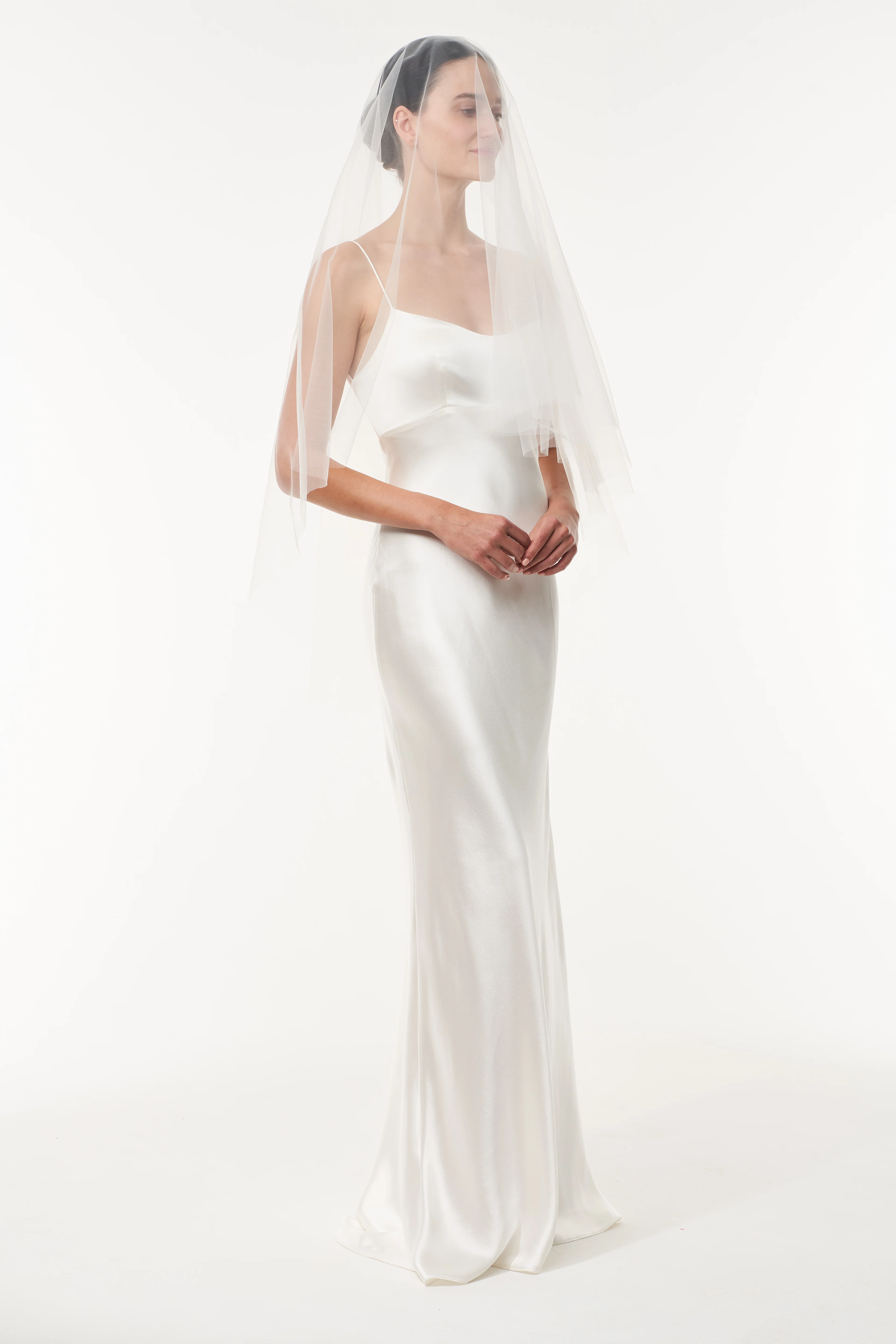 Signature Fingertip Length Veil - Image 5